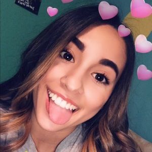 Meet your Posher, Alyssa